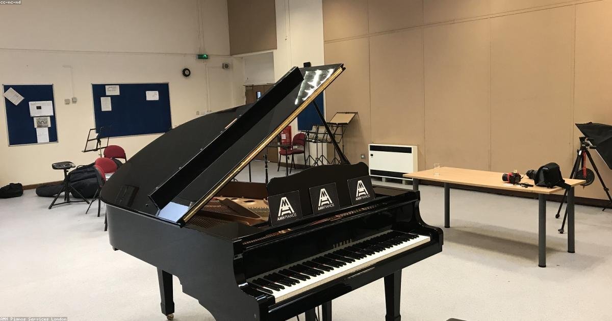 Yamaha P-145 piano numérique